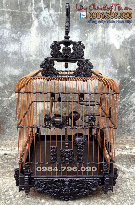 Lồng chim chào mào phom uốn vai – tích ngũ phúc kim tiền bản mới 17 LỒNG CHIM CHÀO MÀO PHOM UỐN VAI – TÍCH NGŨ PHÚC KIM TIỀN BẢN MỚI – GỖ MUN ĐEN CAO CẤP