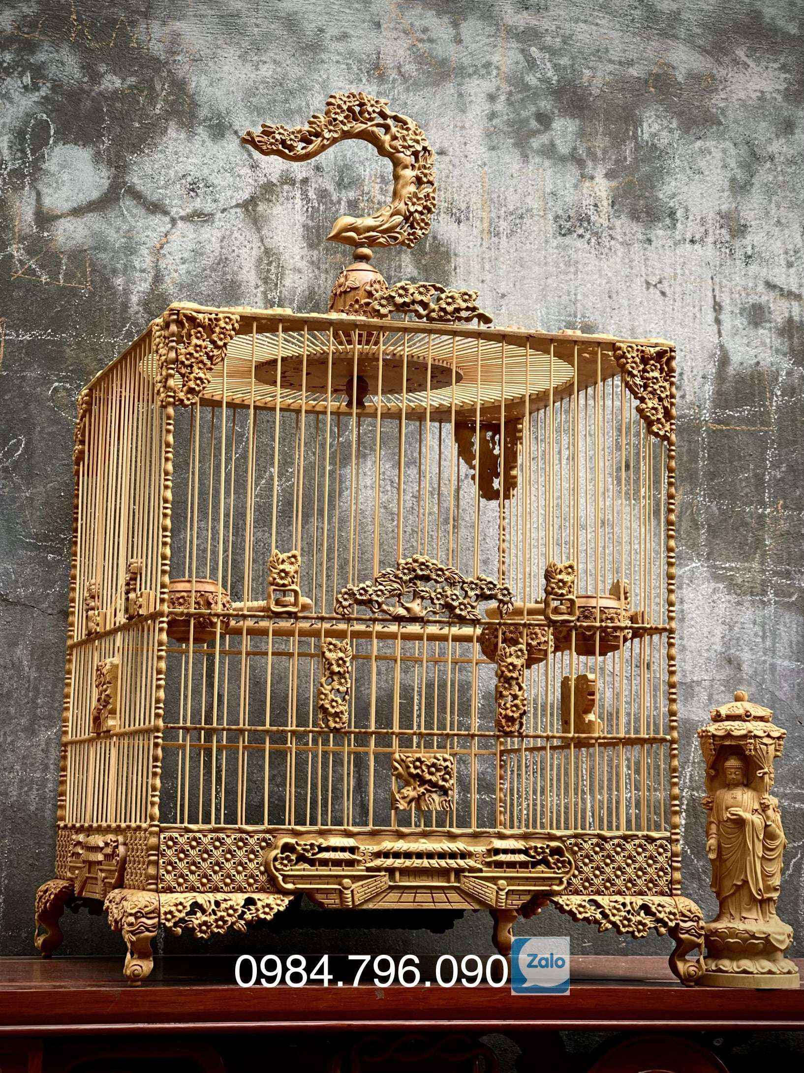 Lồng chim chào mào vuông đấu gỗ cẩm vàng chạm Mai Đào 10 Lồng Chim Chào Mào Phom Vuông Đấu – Tích Hoa Mai Cung Đình Huế | Vẻ Đẹp Tinh Hoa Văn Hóa Việt