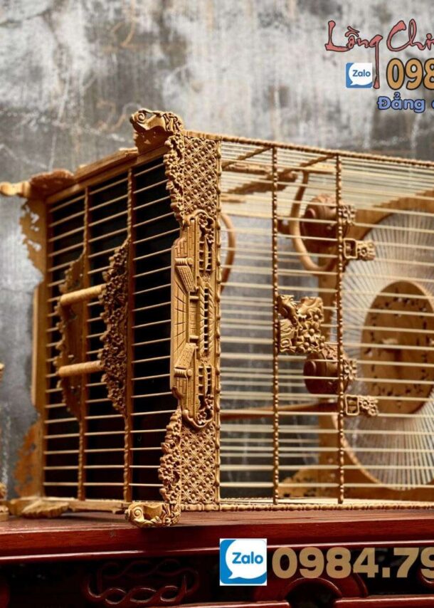 Lồng chim chào mào vuông đấu gỗ cẩm vàng chạm Mai Đào 7 z4313946289714 b316b5adf28e062c79a6d096c960e3e8 1536x1152 min 1