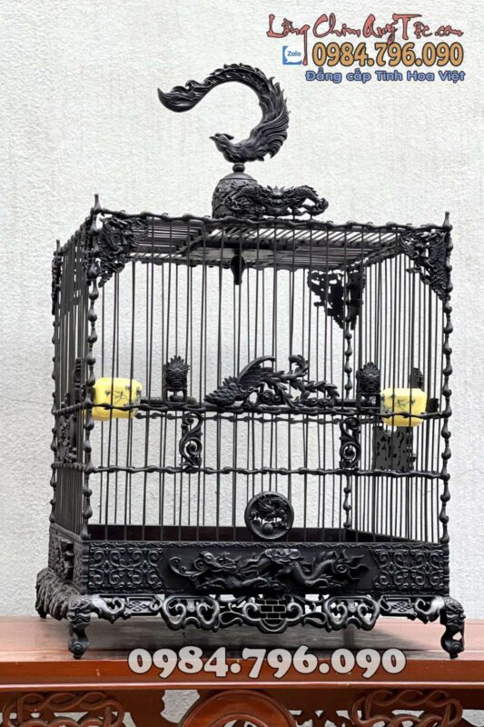 Lồng Chim Chào Mào Phom Vuông Đấu – Tích Tứ Linh 13 Lồng Chim Chào Mào Phom Vuông Đấu – Tích Tứ Linh | Gỗ Mun Đen Già Bóng Mờ, Tinh Hoa Phong Thủy – Đẳng Cấp Sưu Tầm
