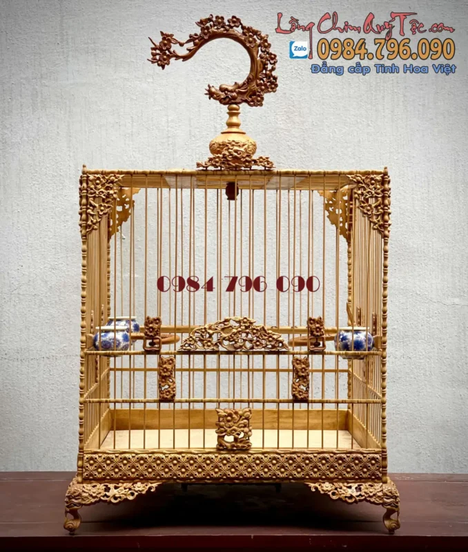 Lồng Chim Chào Mào Vuông Đấu Mai Hóa Rồng gỗ Cẩm Vàng indo 6 Mặt chính diện của lồng chim chào mào phom vuông đấu gỗ cẩm vàng indo nhập khẩu