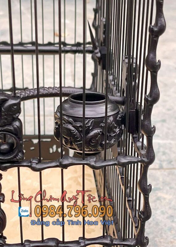 Lồng Chim Chào Mào Phom Vuông Đấu – Tích Cửu Ngư (Sen Cá) | Gỗ Mun Đen Bóng Mờ Siêu Đẹp, Đẳng Cấp Sang Trọng