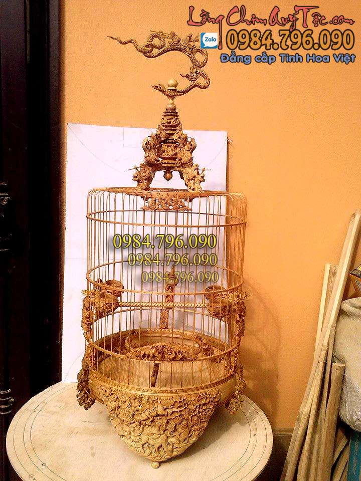 Lồng chòe đất tre già chạm Thập Nhi Hoa Giáp Quần Tiên 17 Lồng chào mào Tre Già Cho Chim Chòe Đất – Tác Phẩm Nghệ Thuật Mang Tầm Giá Trị